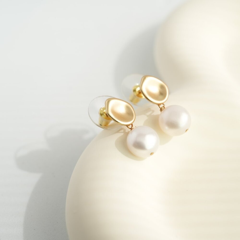 Retro Baroque Pearl Elegance Earrings